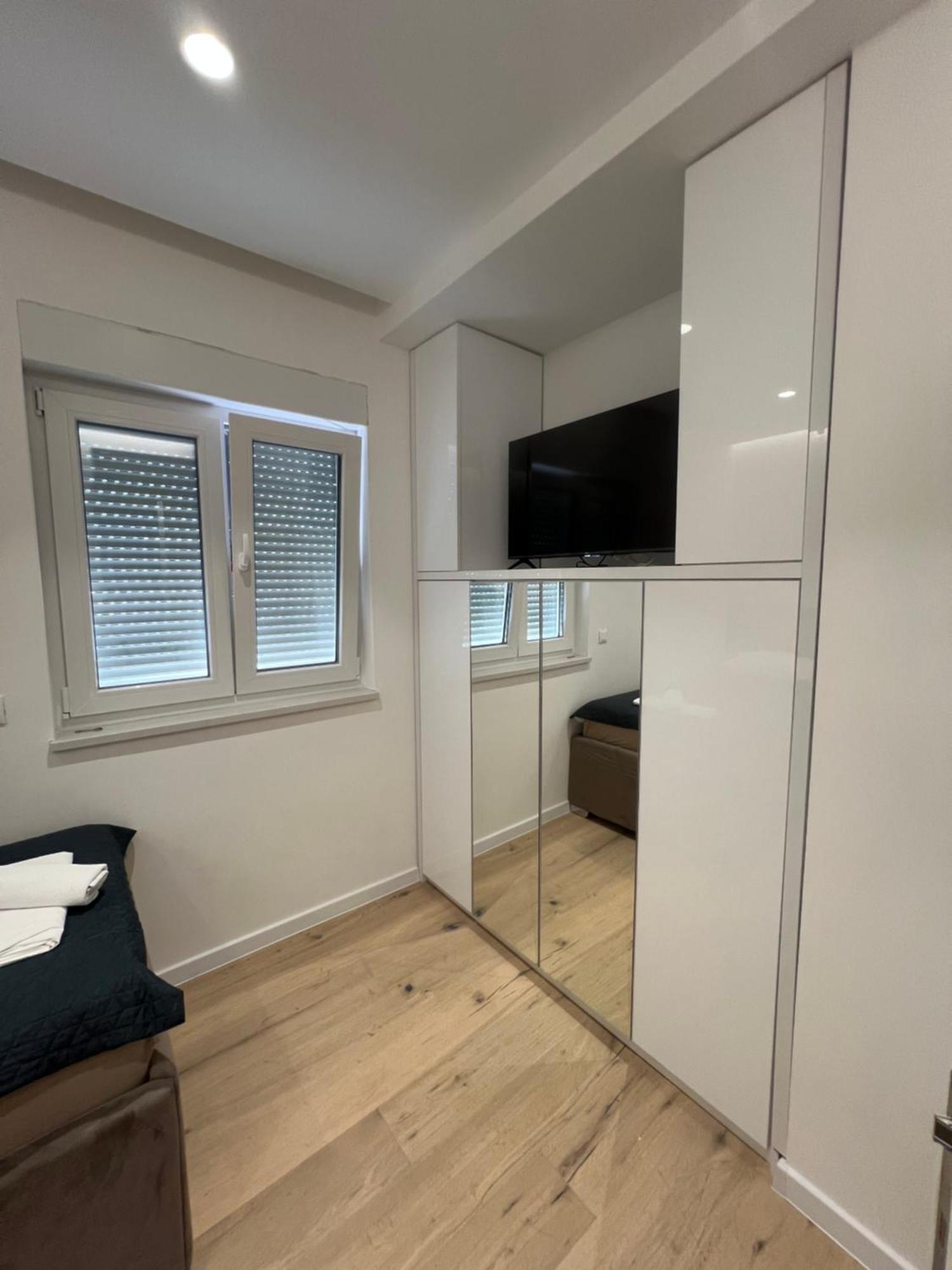Stipe Apartment *