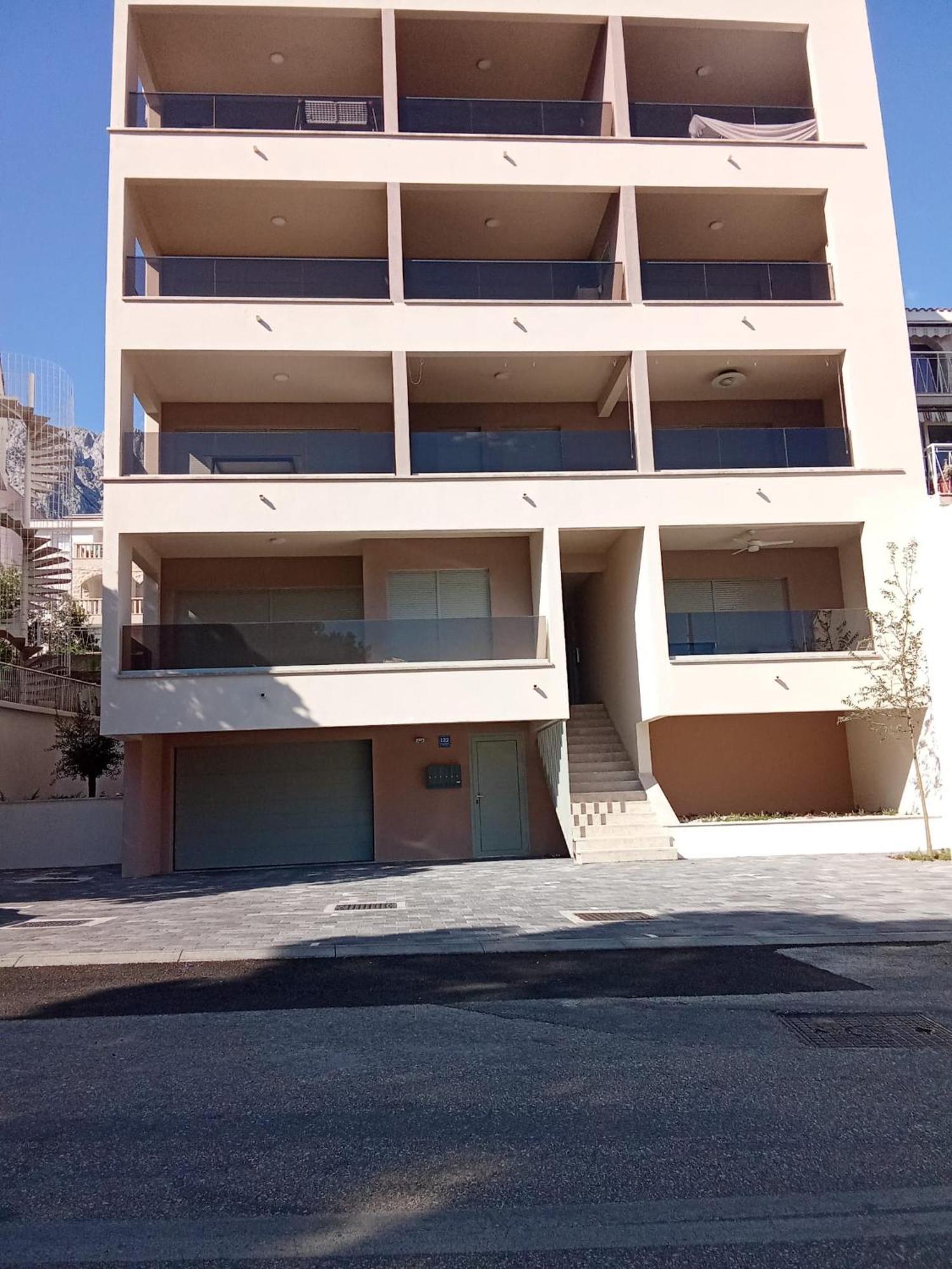 Apartment Stipe
